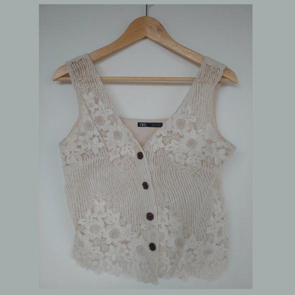 Zara Tops - Embroidered off white sleeveless blouse - Zara - SMALL